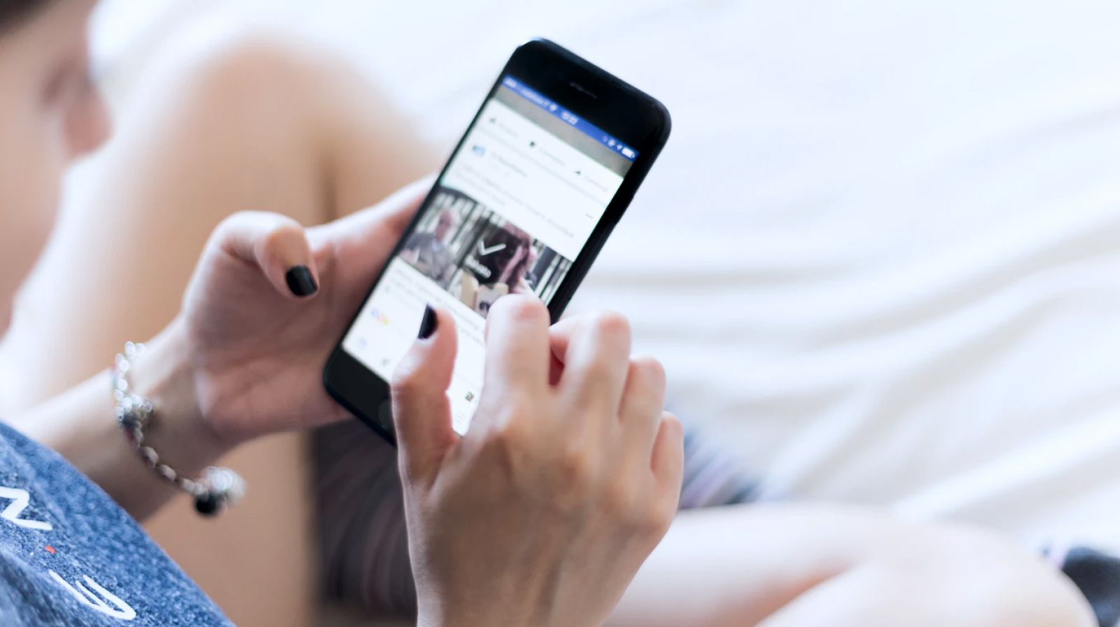 Internet messengers are a new solution to draw your customers into chatting with you